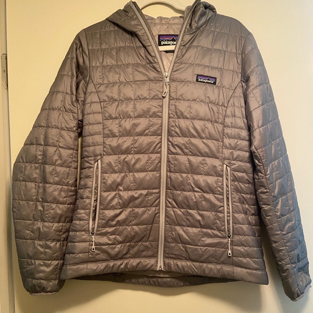 Size medium silver Patagonia puffer w/ hood